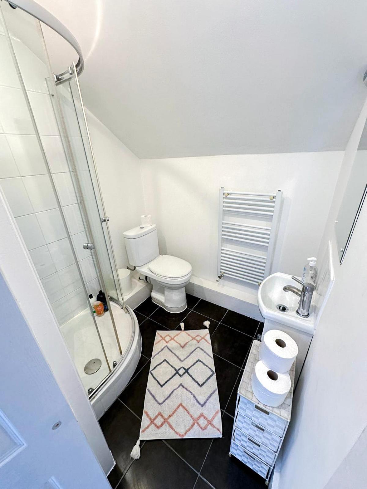 Lovely 3 Bedroom Maisonette With Private Roof Terrace In Hammersmith London Exterior photo